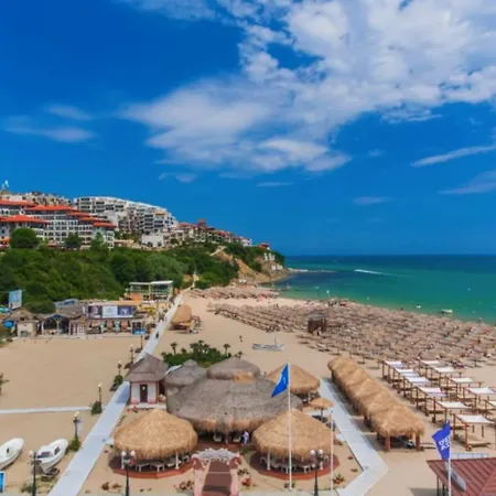 Апартаменти Royal Palm 173 One Bedroom Светий Влас