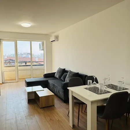 Royal Palm 173 One Bedroom Апартаменти Светий Влас