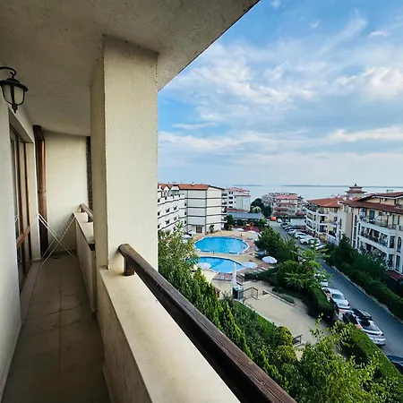 Апартаменти Royal Palm 173 One Bedroom Светий Влас